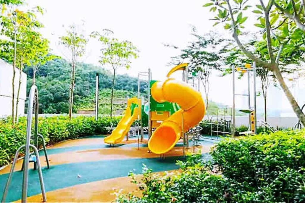 Legoland Jb Aghome Medini 3Room8Pax Bukit Indah Nusajaya  Exterior photo